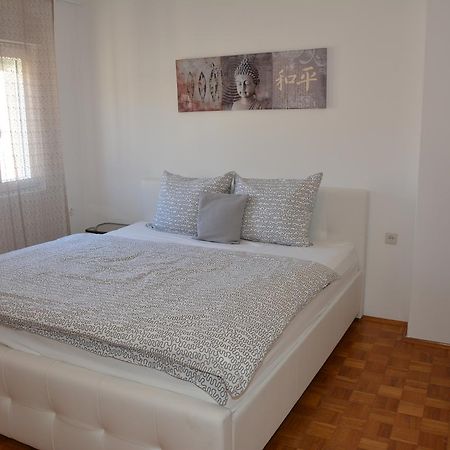 Taris Apartman Zengg Kültér fotó