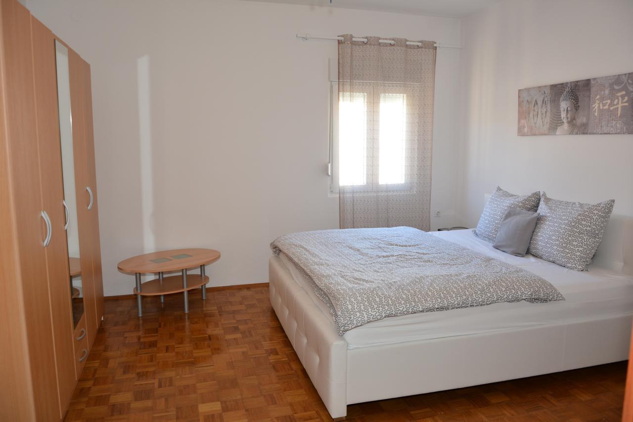 Taris Apartman Zengg Kültér fotó