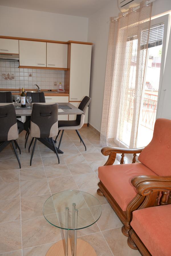 Taris Apartman Zengg Kültér fotó