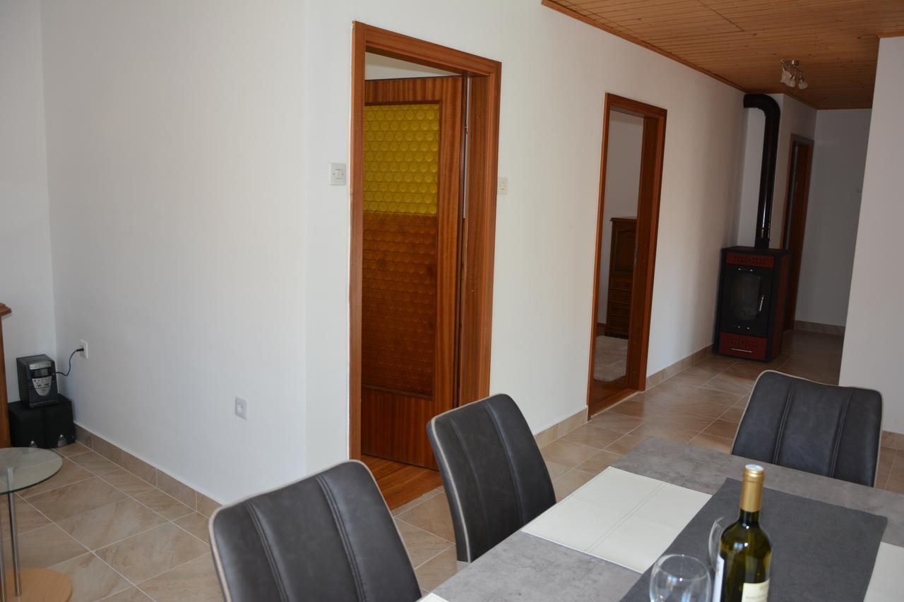 Taris Apartman Zengg Kültér fotó