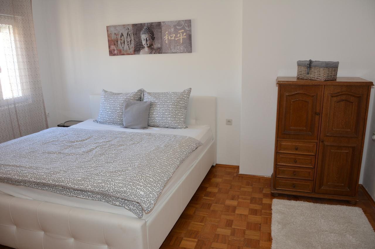 Taris Apartman Zengg Kültér fotó