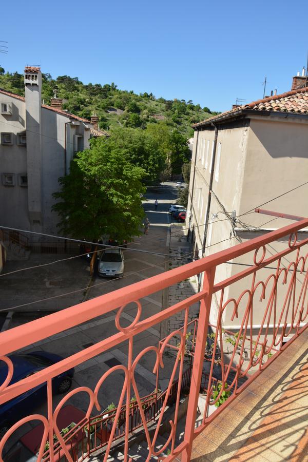 Taris Apartman Zengg Kültér fotó
